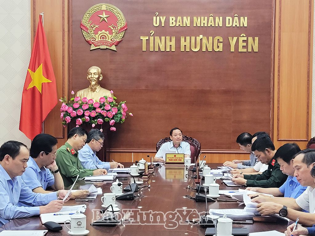 Ban Cán sự Đảng UBND tỉnh và các thành viên UBND tỉnh họp xem xét, cho ý kiến về một số nội dung quan trọng