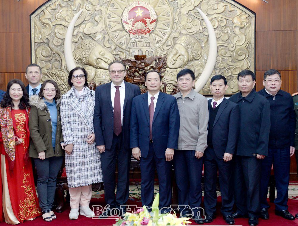   Đồng chí Chủ tịch UBND tỉnh Trần Quốc Văn tiếp và làm việc với Đại sứ nước Cộng hòa Belarus tại Việt Nam