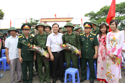   Hơn 1.000 thanh niên Hưng Yên lên đường nhập ngũ