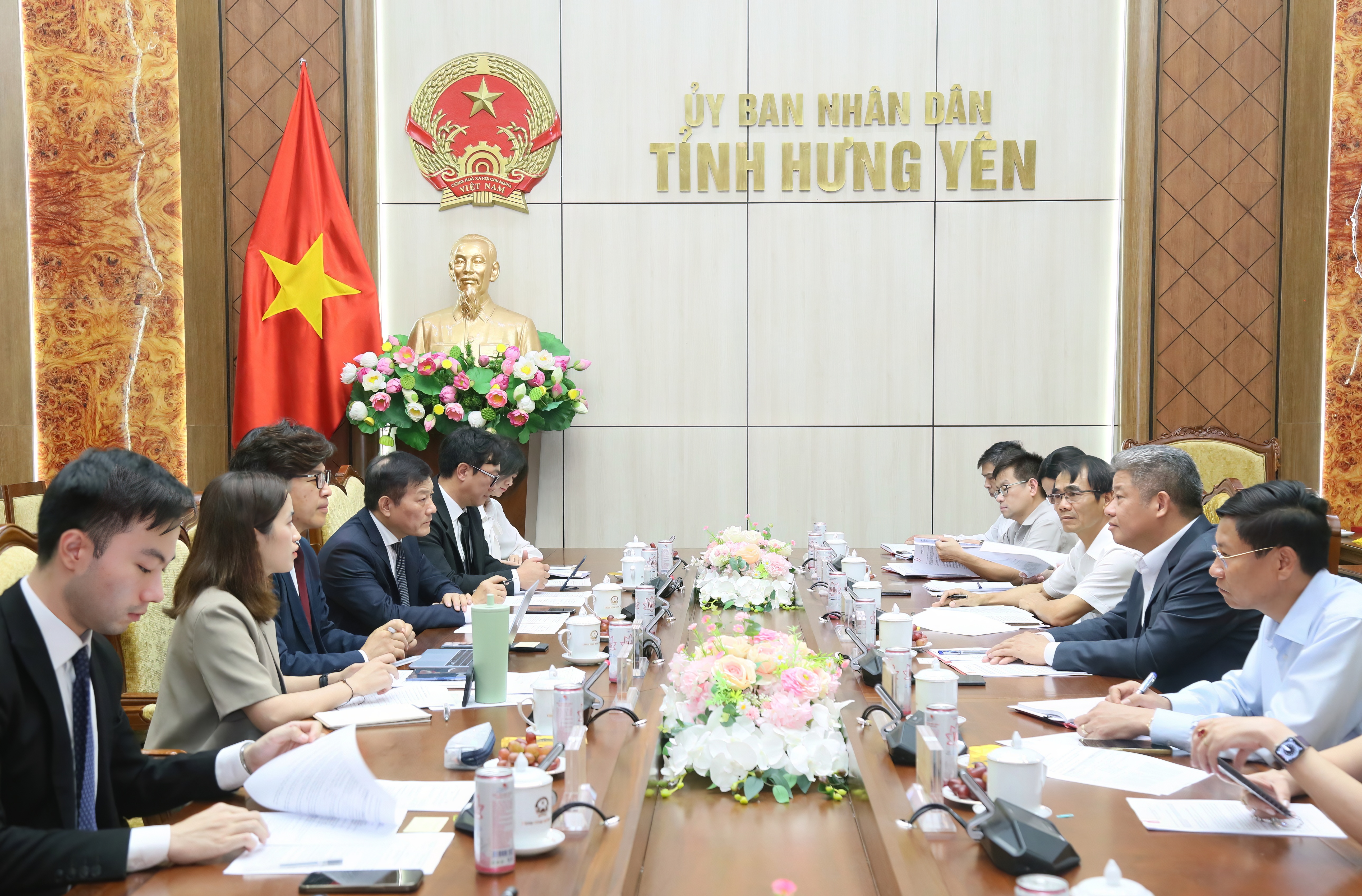 Đồng chí Phó Bí thư Tỉnh ủy, Chủ tịch UBND tỉnh Nguyễn Mạnh Quyền tiếp và làm việc với các doanh nghiệp Hàn Quốc